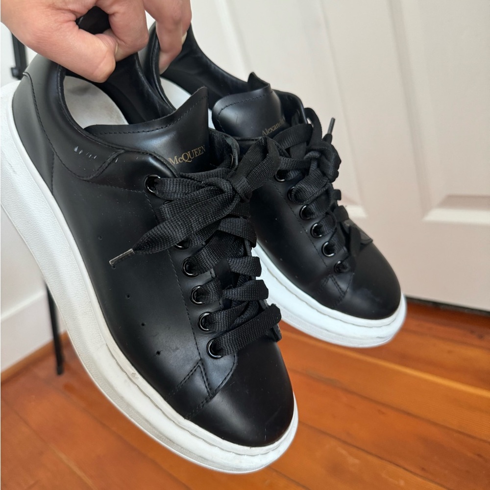Alexander McQueen Oversized Sneakers – Black Leather – Size EU 41 / US 8 (Men’s)